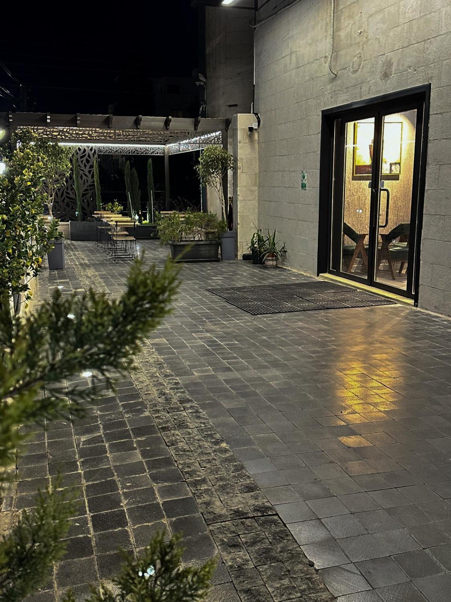 Diamond Hotel Amman Bagian luar foto