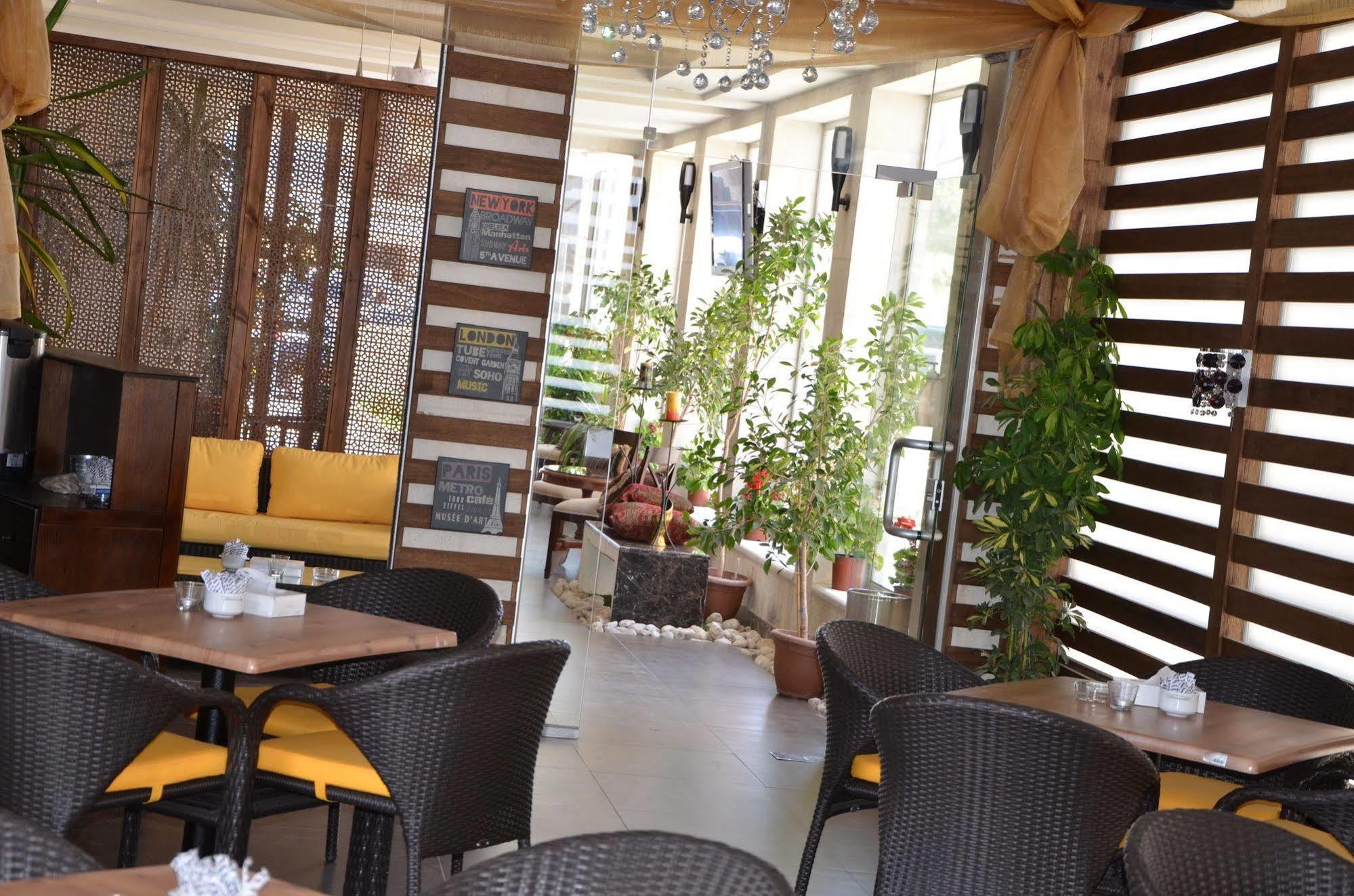 Diamond Hotel Amman Bagian luar foto