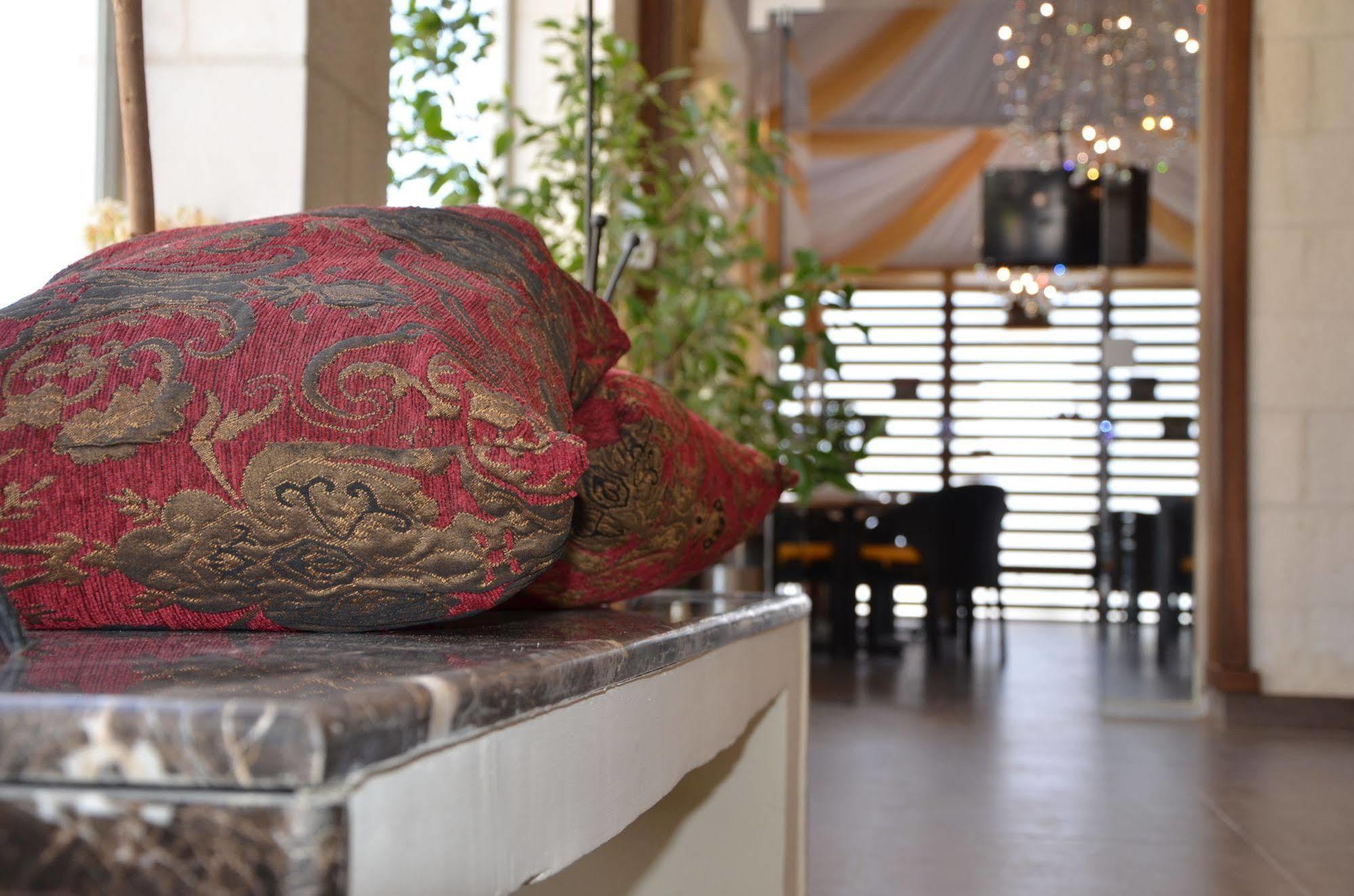 Diamond Hotel Amman Bagian luar foto