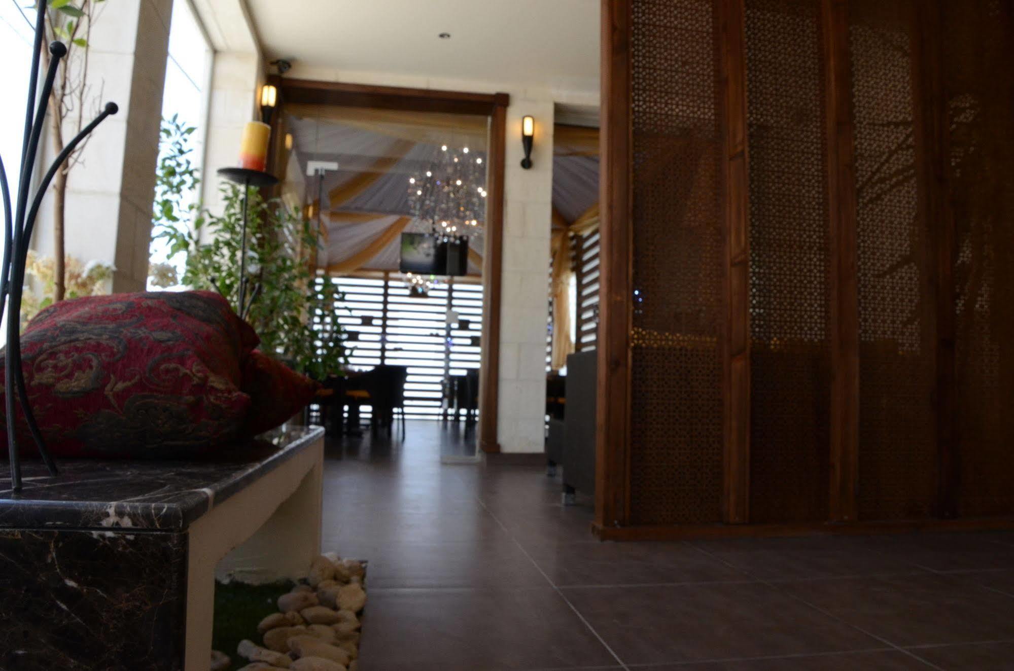 Diamond Hotel Amman Bagian luar foto